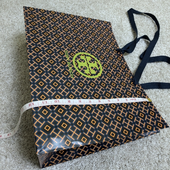 Tory Burch Gift Shopping Bag - Picture 6 of 7